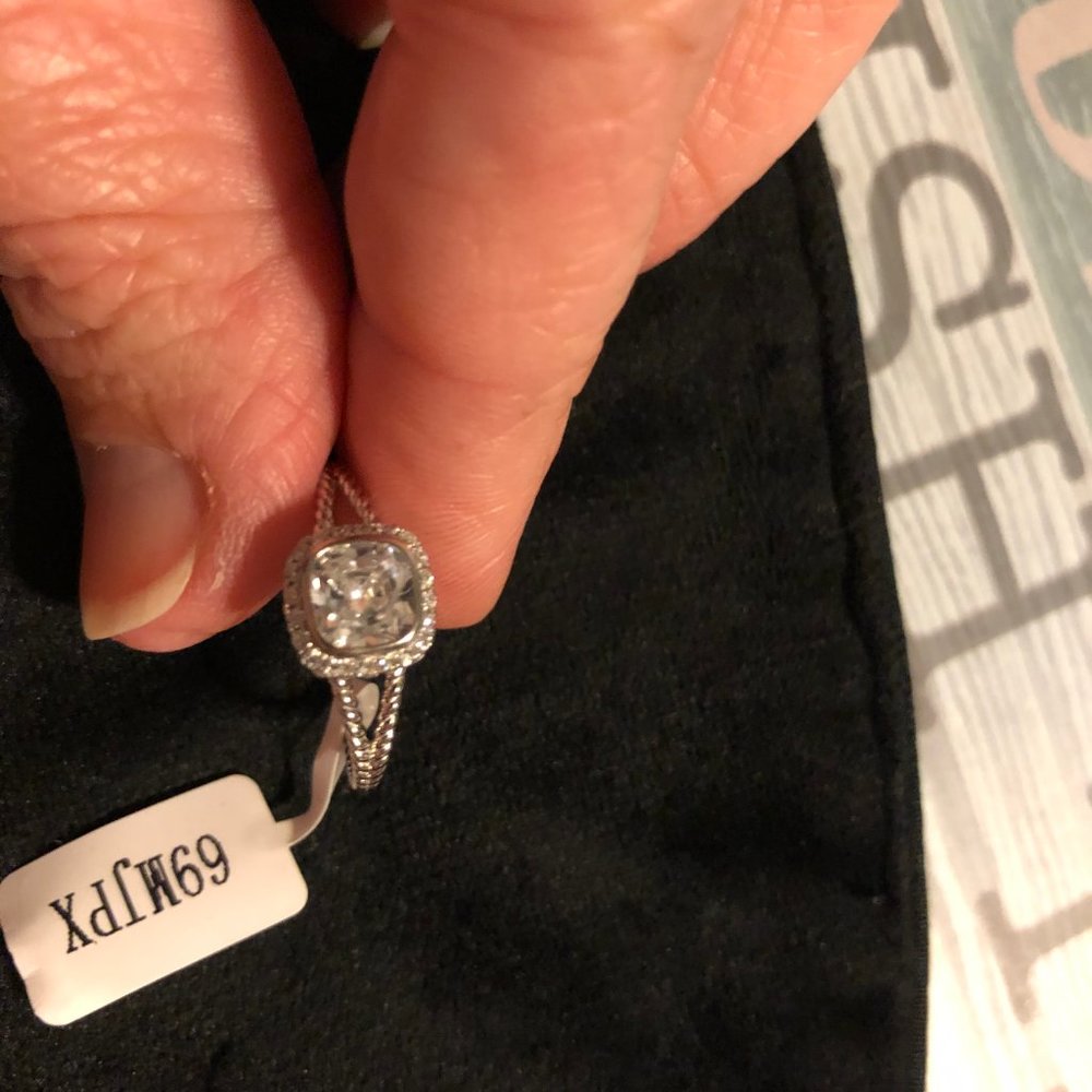 Beautiful classic Ring - Picture 4 of 4